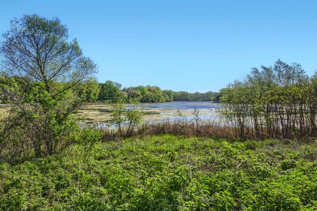 1598 Summit Shores Circle, Burnsville, MN 55306
