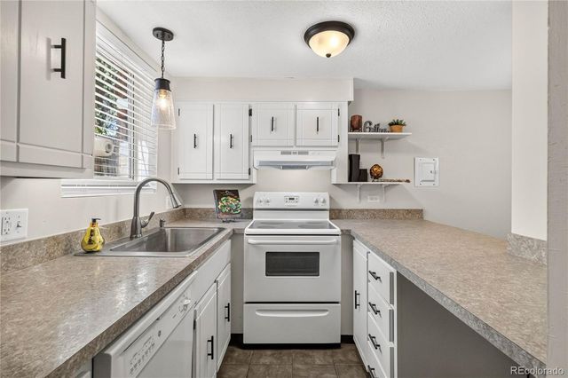 1390 Everett Court 111, Lakewood, CO 80215