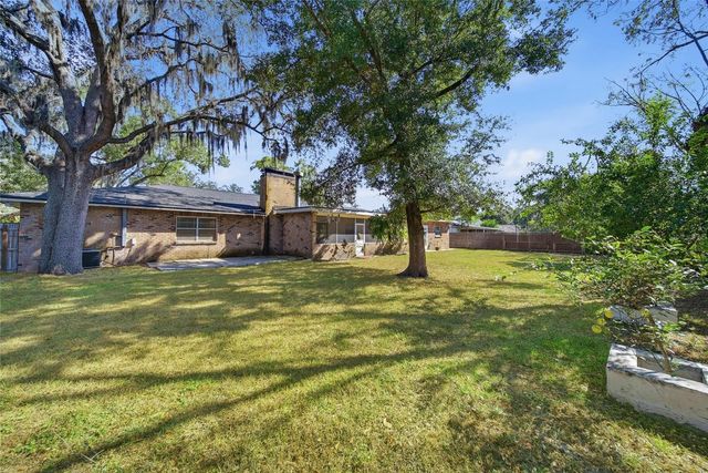 7010 DOREEN STREET, Tampa, FL 33617