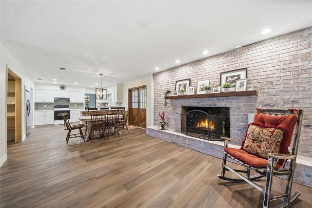 7010 DOREEN STREET, Tampa, FL 33617