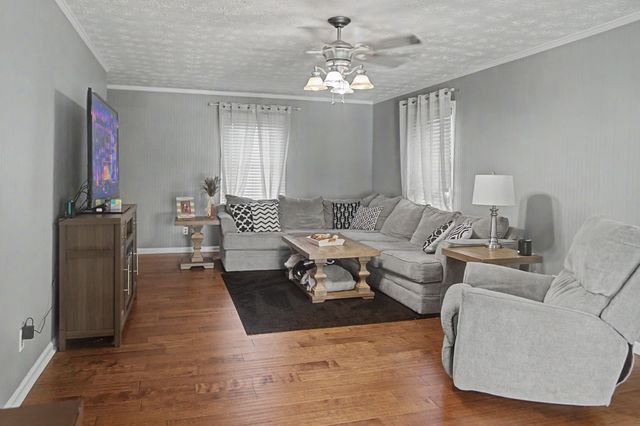 105 Sonoma Dr, Lafayette, TN 37083