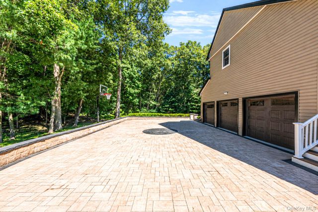 3 Dionne Court, Northport, NY 11768
