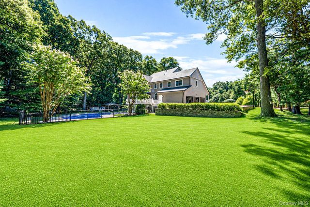 3 Dionne Court, Northport, NY 11768