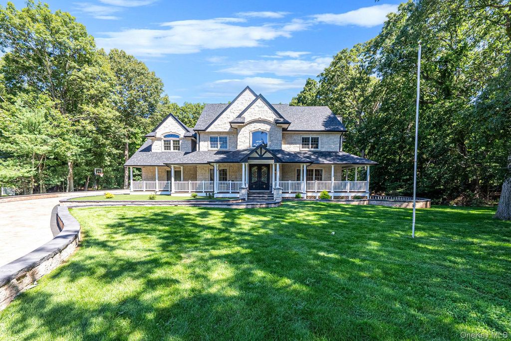 3 Dionne Court, Northport, NY 11768 — exterior