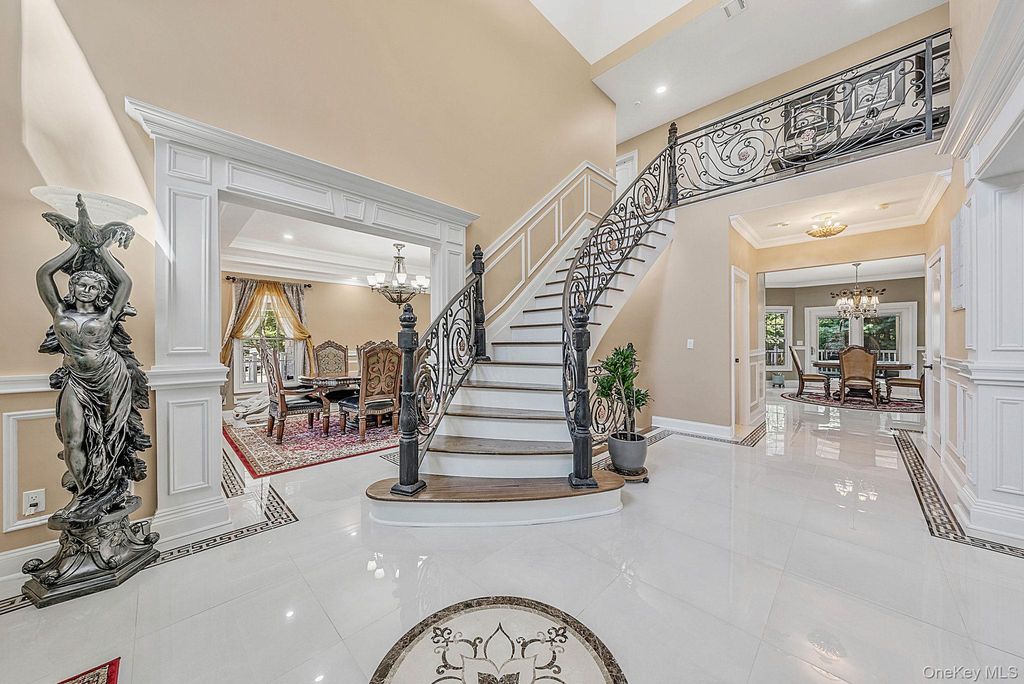 3 Dionne Court, Northport, NY 11768 — photo 2