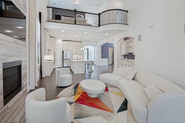 1328 Viridian Park Lane, Arlington, TX 76005