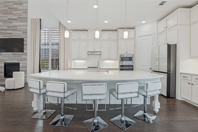 1328 Viridian Park Lane, Arlington, TX 76005