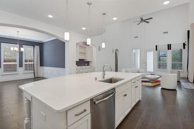 1328 Viridian Park Lane, Arlington, TX 76005