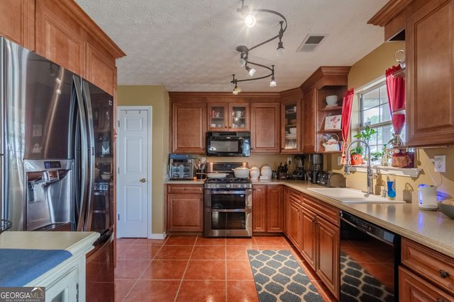 605 Gardinia Drive, Mcdonough, GA 30253