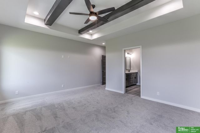 9815 Cumberland Drive, Papillion, NE 68046