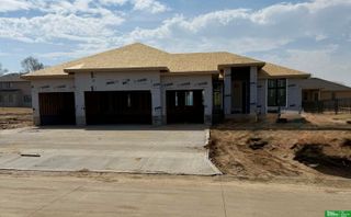 9815 Cumberland Drive, Papillion, NE 68046