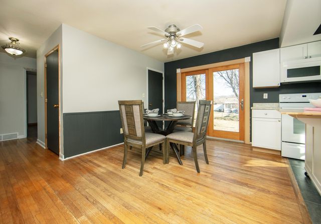 1021 2nd St SE, Waverly, IA 50677