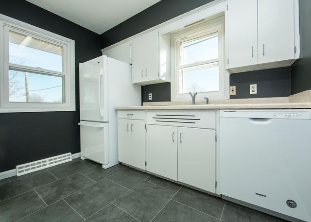 1021 2nd St SE, Waverly, IA 50677