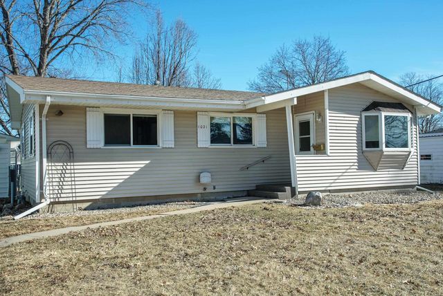 1021 2nd St SE, Waverly, IA 50677