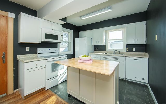 1021 2nd St SE, Waverly, IA 50677