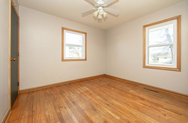 1021 2nd St SE, Waverly, IA 50677