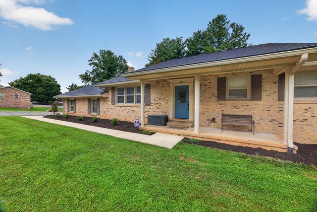 1036 Melrose Dr, Cookeville, TN 38501
