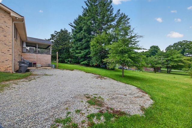 1036 Melrose Dr, Cookeville, TN 38501