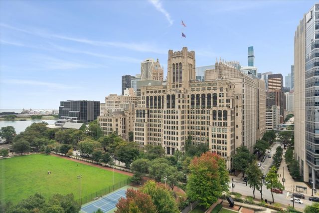 222 E PEARSON Street 1606, Chicago, IL 60611