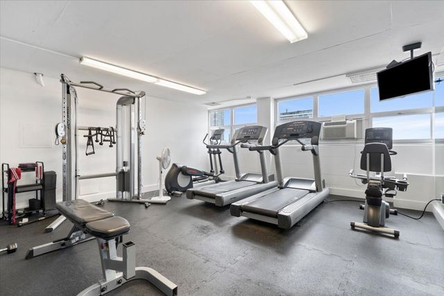 222 E PEARSON Street 1606, Chicago, IL 60611