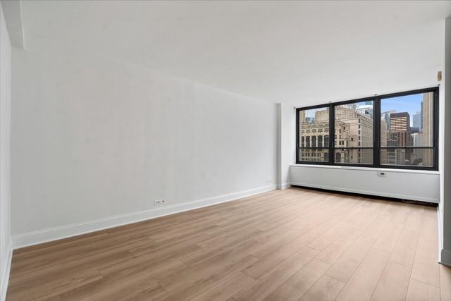 222 E PEARSON Street 1606, Chicago, IL 60611