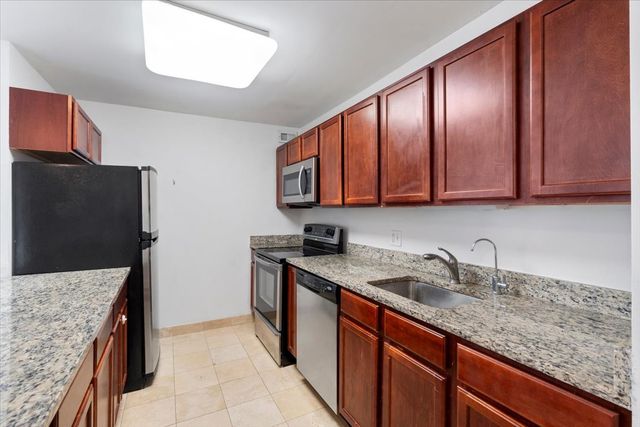 222 E PEARSON Street 1606, Chicago, IL 60611