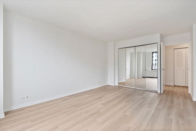 222 E PEARSON Street 1606, Chicago, IL 60611