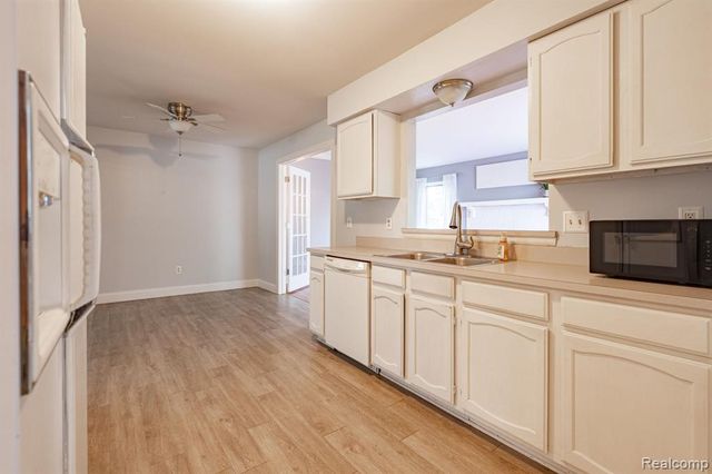 1642 Dancer Drive, Rochester Hills, MI 48307