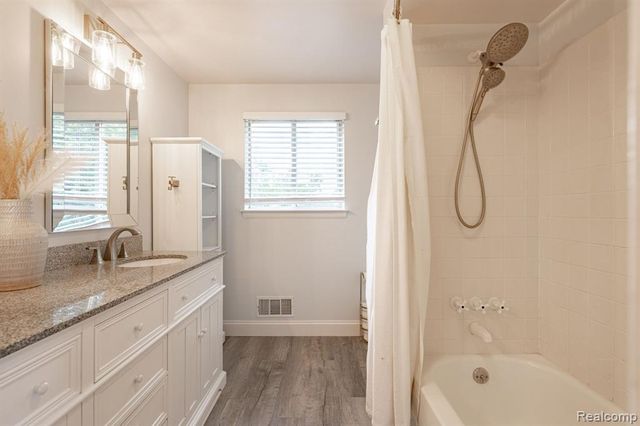 1642 Dancer Drive, Rochester Hills, MI 48307