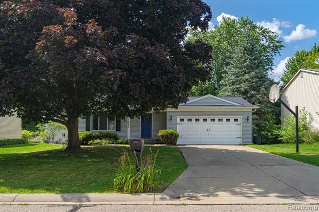 1642 Dancer Drive, Rochester Hills, MI 48307