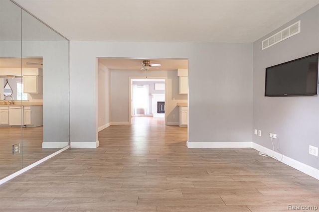1642 Dancer Drive, Rochester Hills, MI 48307