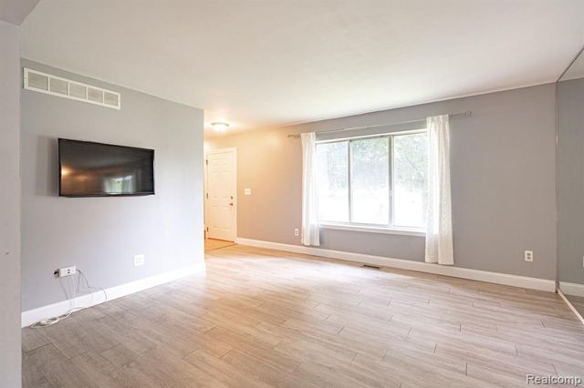 1642 Dancer Drive, Rochester Hills, MI 48307
