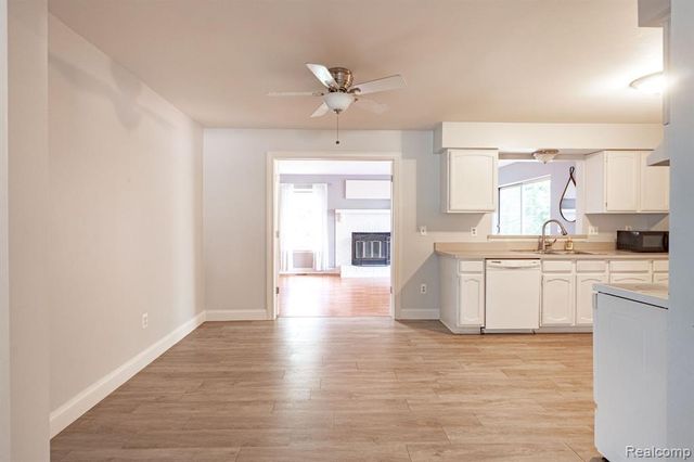 1642 Dancer Drive, Rochester Hills, MI 48307