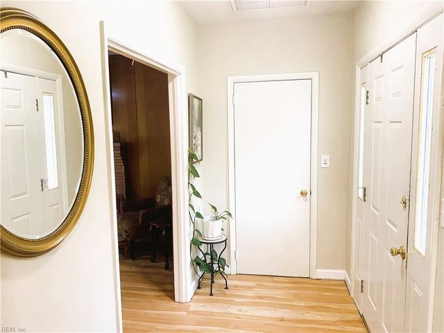 4416 Reynolds DR, Virginia Beach, VA 23455