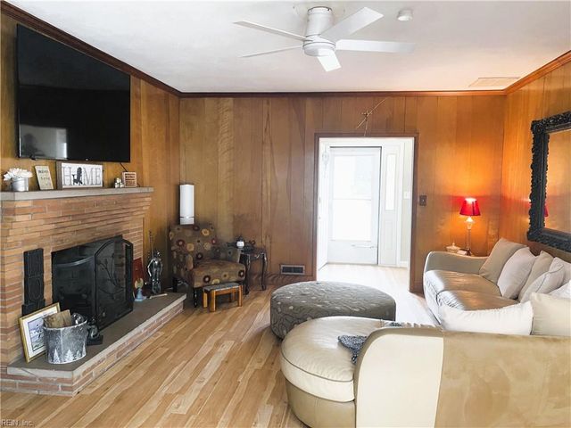 4416 Reynolds DR, Virginia Beach, VA 23455