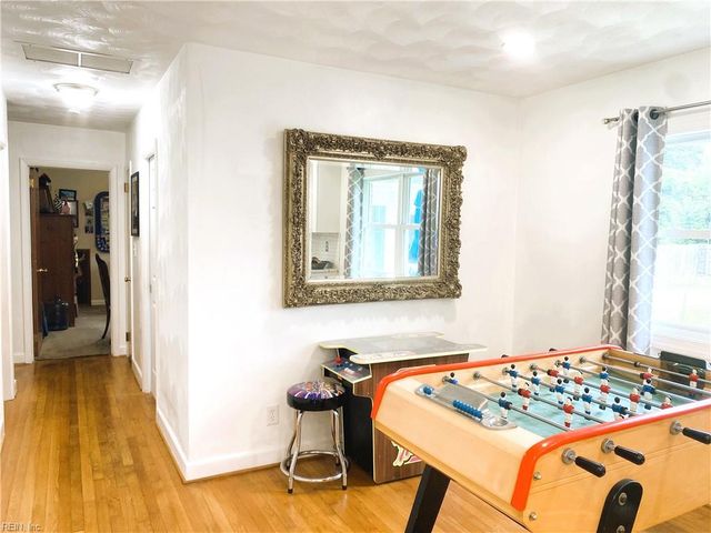 4416 Reynolds DR, Virginia Beach, VA 23455