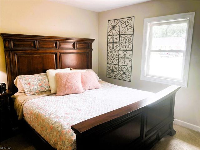 4416 Reynolds DR, Virginia Beach, VA 23455