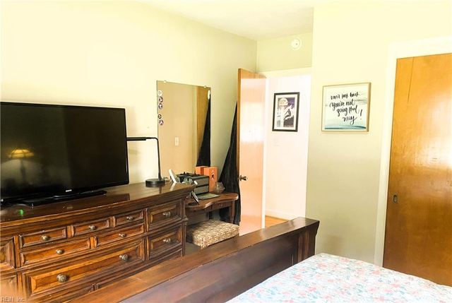 4416 Reynolds DR, Virginia Beach, VA 23455