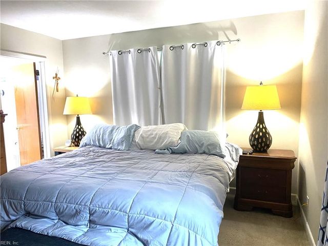 4416 Reynolds DR, Virginia Beach, VA 23455
