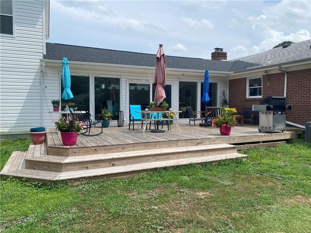 4416 Reynolds DR, Virginia Beach, VA 23455