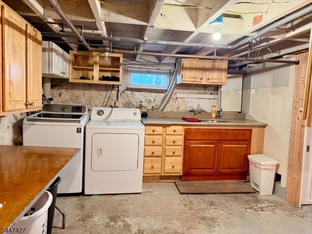 41 Hillside Ave, Dover Town, NJ 07801