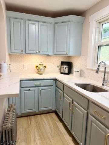 41 Hillside Ave, Dover Town, NJ 07801
