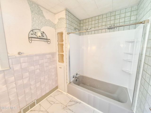 130 Spring Street, Gloversville, NY 12078
