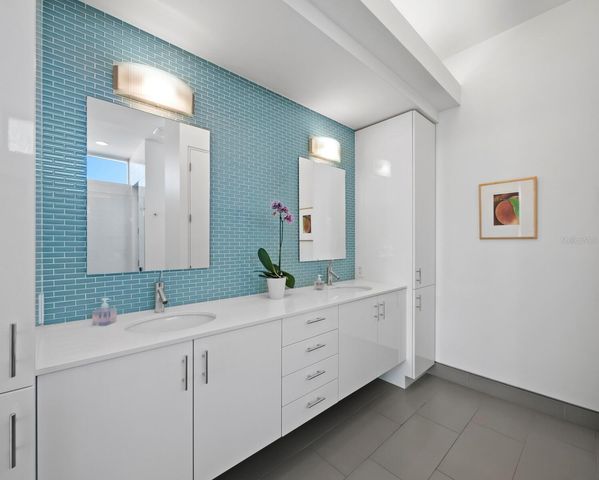 1235 CENTER PLACE, Sarasota, FL 34236