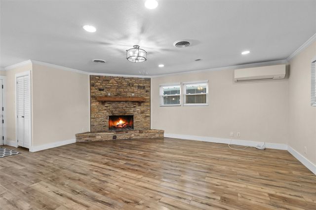 156 W Castleshoals DR, Granite Shoals, TX 78654