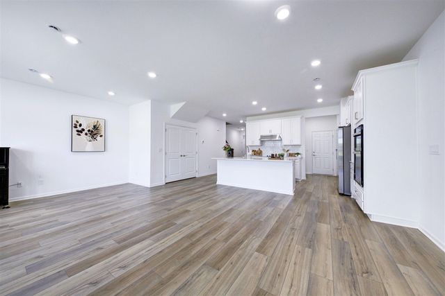 5606 Corgi Drive, Ann Arbor, MI 48108
