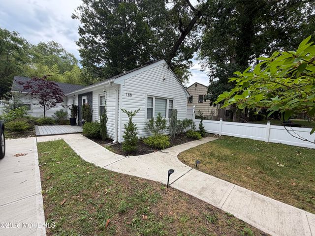 185 Elmwood Road, Oakhurst, NJ 07755