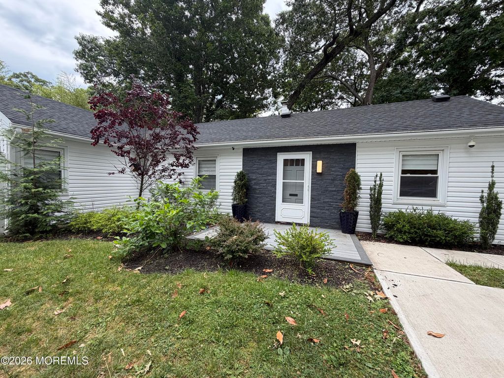 185 Elmwood Road, Oakhurst, NJ 07755