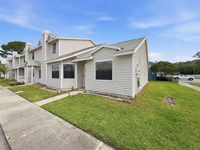 5301 LADYWELL CT, Tampa, FL 33624