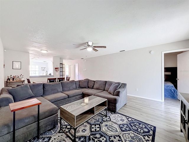 5301 LADYWELL CT, Tampa, FL 33624